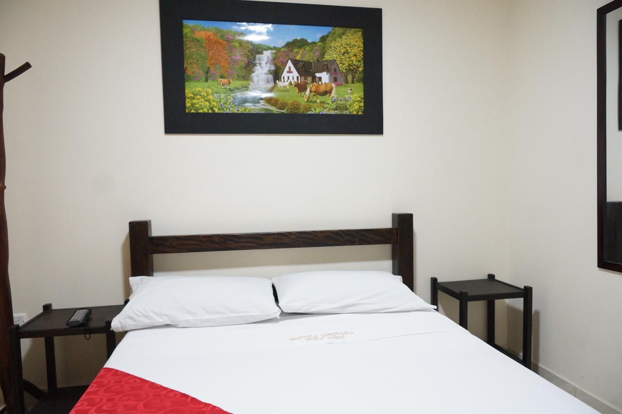Hotel Esmeralda 2*